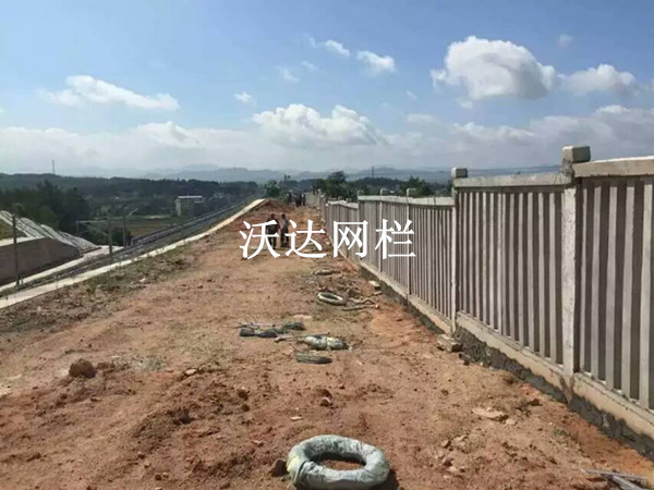 上海贛鐵路客專刺絲滾籠項(xiàng)目工程圖片3