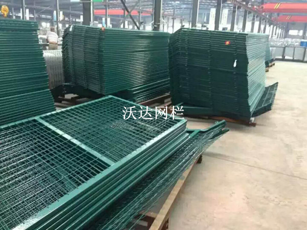 唐山滬昆鐵路貴州段防護(hù)柵欄護(hù)欄網(wǎng)項(xiàng)目圖片5