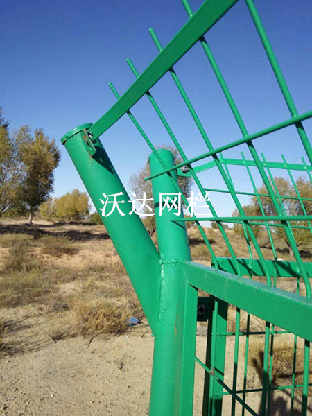 上海內蒙古烏拉特中旗油井護欄網(wǎng)工程圖片3