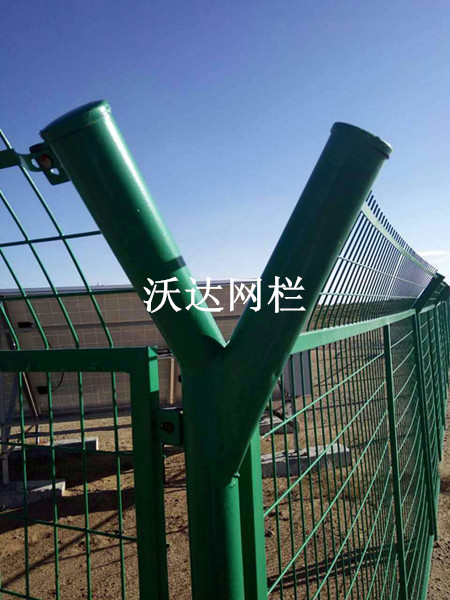 上海內蒙古烏拉特中旗油井護欄網(wǎng)工程圖片4